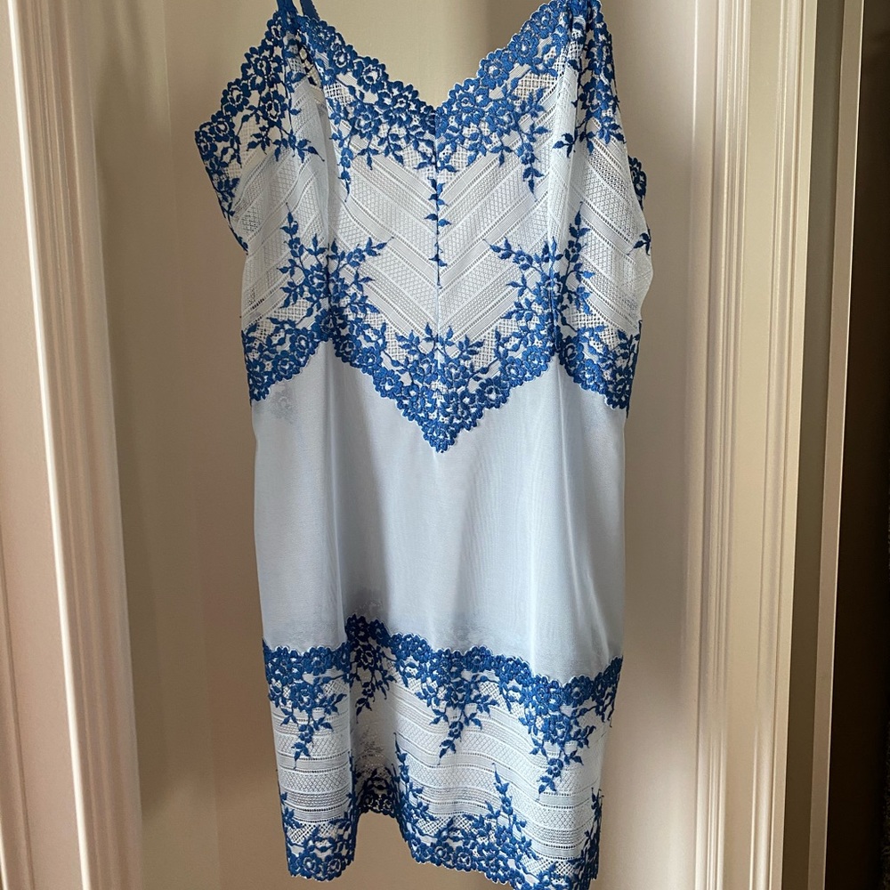 Wacoal Chemise